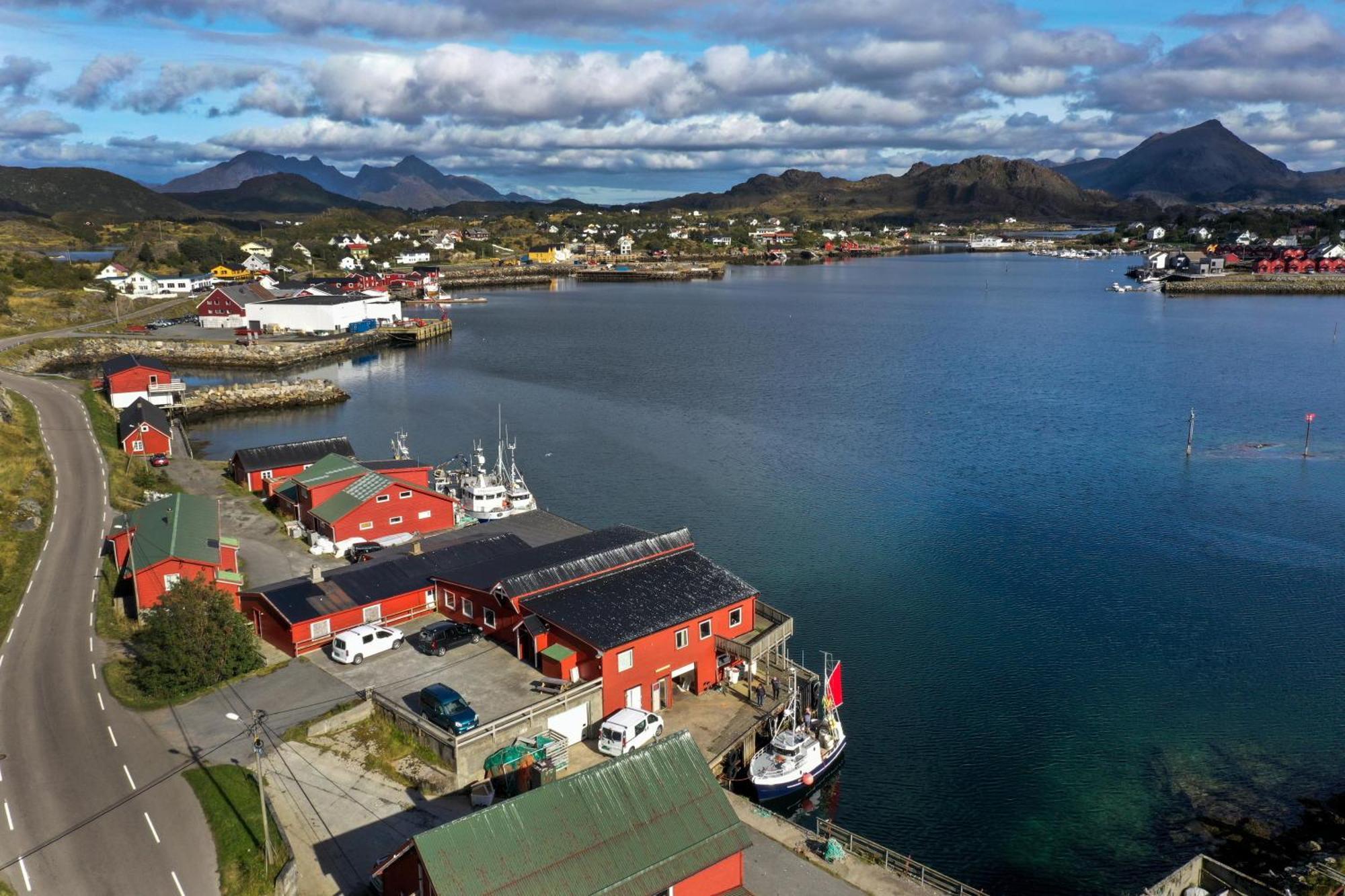 Fish Factory -The Real Lofoten Experience Ballstad Buitenkant foto
